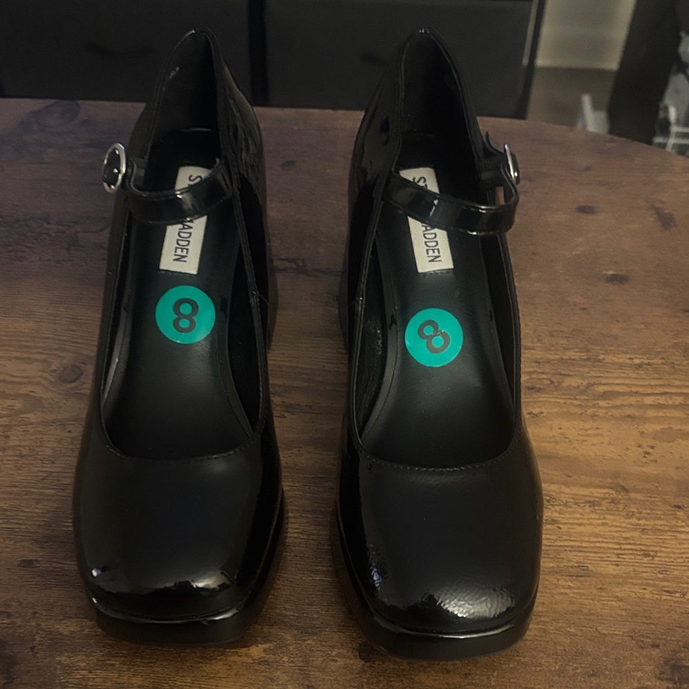 Steve Madden Black Patent Mary Jane Heels BRAND NEW!!